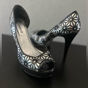Size 8 silver and black heels